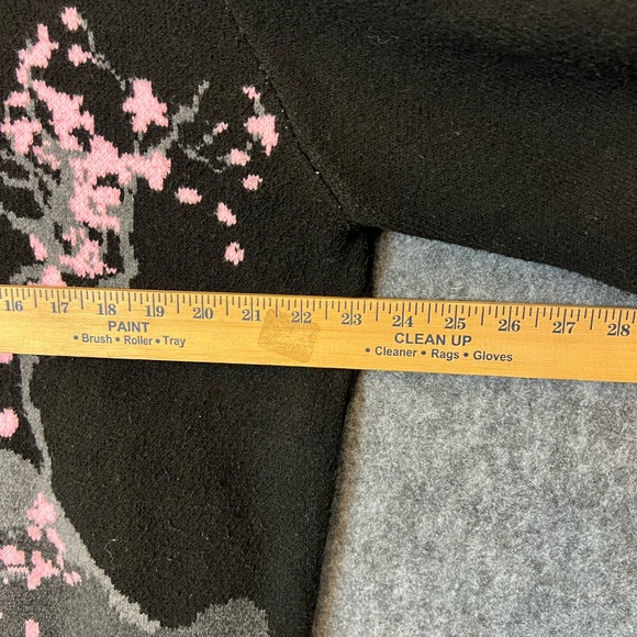 RGSTR Humanity Size XL Sweater Jet Black Gray-Pink. - Picture 7 of 10